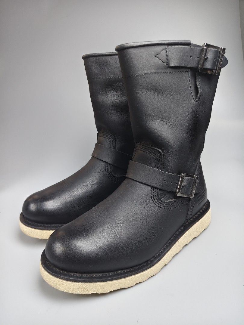 Black Leather Engineer Boots with Buckle Detail (Category: Boots) located in Manila. Submitted by kennethc21 (Listing ID 1442569717, Image 1). Description: Path Finder Engineer boots for Men Size: 5 US/ 4UK/ 37 EURO (wide width, can fit 6US) Condition: Excellent Issue: None, as new Mine: Php 1,550+ sf only MOP: Gcash/ Bank transfer MOD: Lalamove/ J&T/ LBC Loc: San Roque, Quezon City, Metro Manila PM 📩.