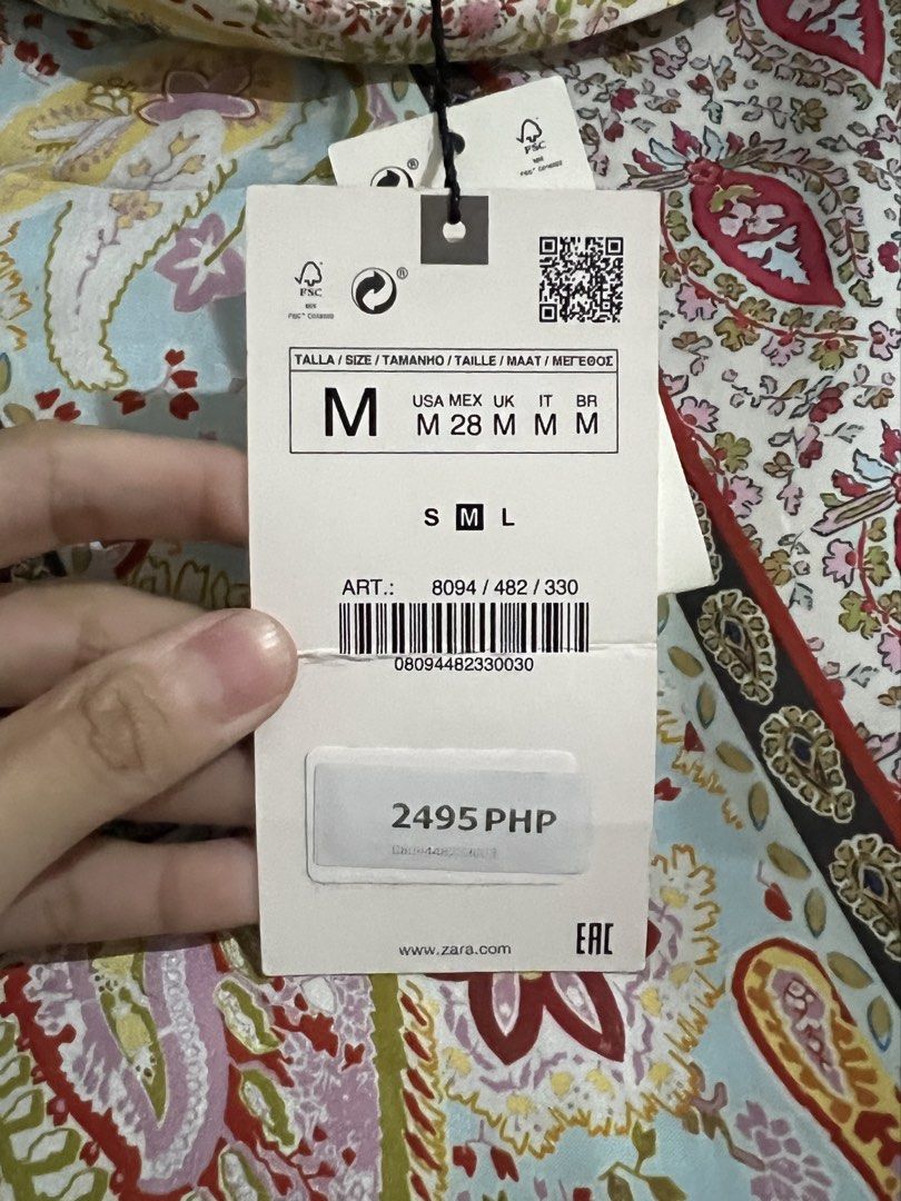 BNWT Zara Paisley Patterned Top (Category: Blouses) located in Makati City. Submitted by anda.a (Listing ID 1442564245, Image 2). Description: .