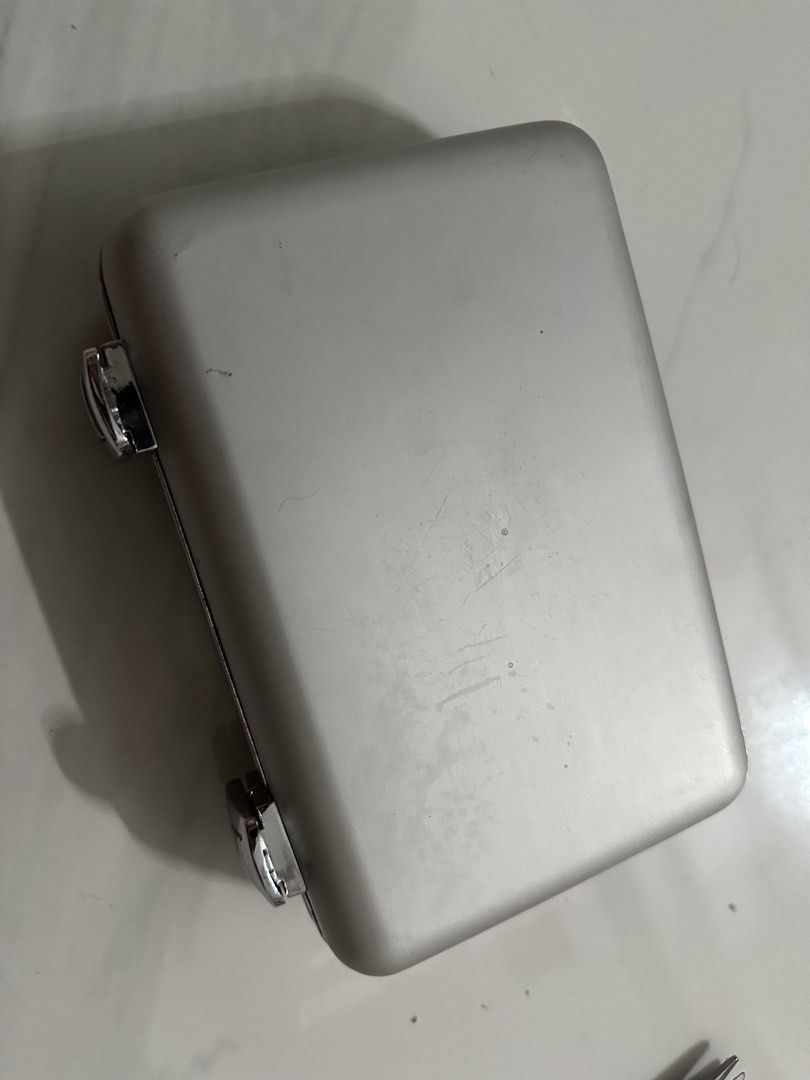 camera case (Category: Camera Bags & Carriers) located in Manila. Submitted by clevertiger.15429d (Listing ID 1442697272, Image 2). Description: .