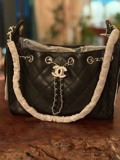 (Category: ) located in . Submitted by luxeforlesssg (Listing ID 1442584007, Image 1). Description: .