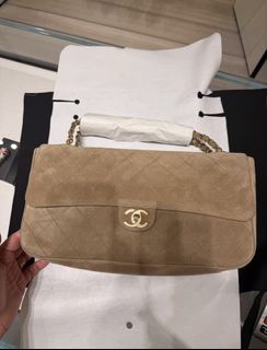(Category: ) located in . Submitted by chicluxury (Listing ID 1442726400, Image 1). Description: .