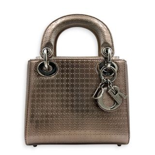 (Category: ) located in . Submitted by carousellluxury (Listing ID 1442624111, Image 1). Description: .