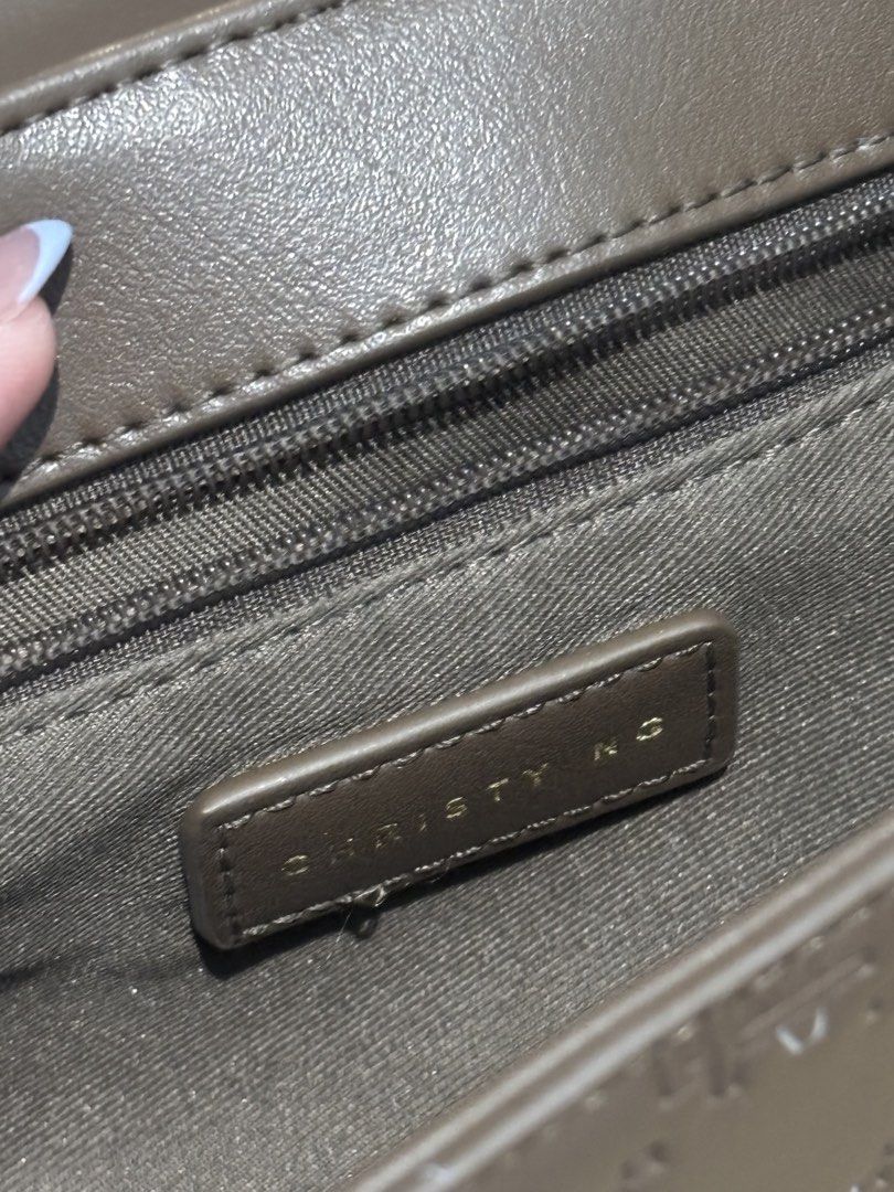Christy Ng Shoulder Bag (Category: Luxury Bags & Wallets) located in Santiago. Submitted by riancpchn (Listing ID 1442609045, Image 3). Description: slightly used. .