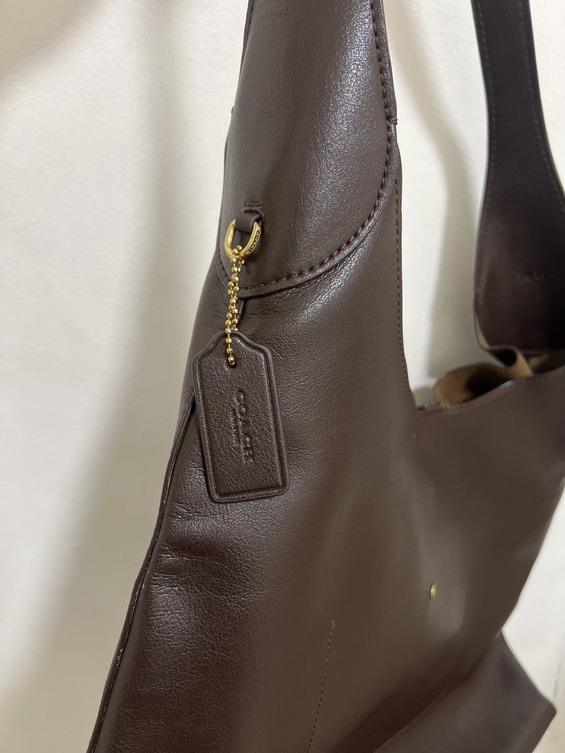 Coach Brooklyn Brown Large 39 (Category: Luxury Bags & Wallets) located in Manila. Submitted by katttdeclutters (Listing ID 1442626567, Image 2). Description: Sourced from Hong Kong. Leather outer, suede inner. No dustbag, fading logo, signs of use. All hardware stamped but NGA. Negotiable, need funds.