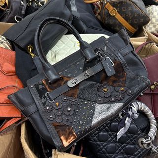 (Category: ) located in . Submitted by artisan.ph (Listing ID 1442560748, Image 1). Description: .