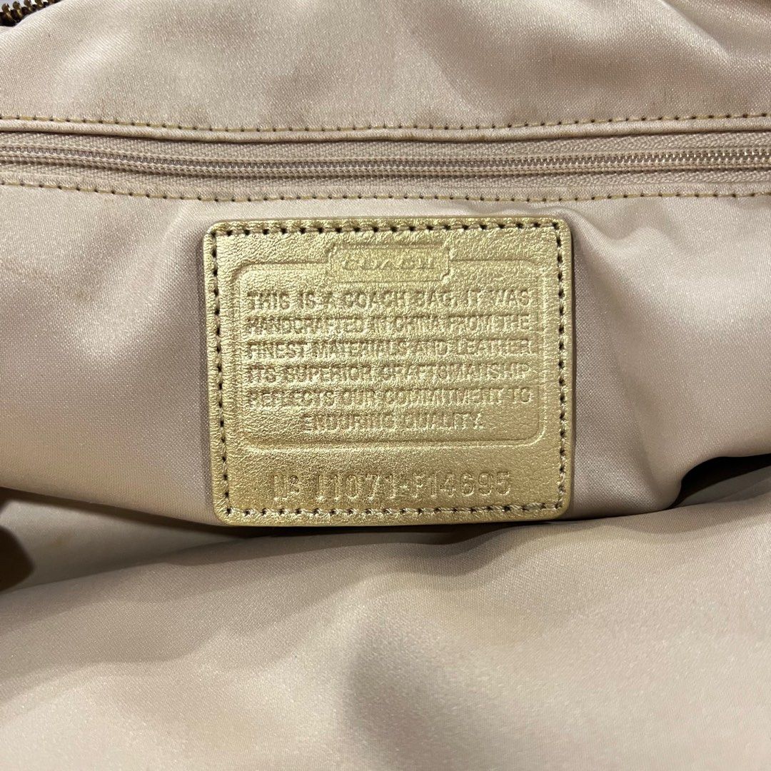 Coach Penelope Signature Satchel (Category: Luxury Bags & Wallets) located in Caloocan City. Submitted by _acearanda (Listing ID 1442665715, Image 3). Description: Y2K Vintage Coach Bag - 100% Original - 3 Compartment (2 Zipper) - All zippers are working smoothly - No Functional Issue rfs: decluttering my mom’s closet. please see photos for slight sign of usage as this is a vintage bag .