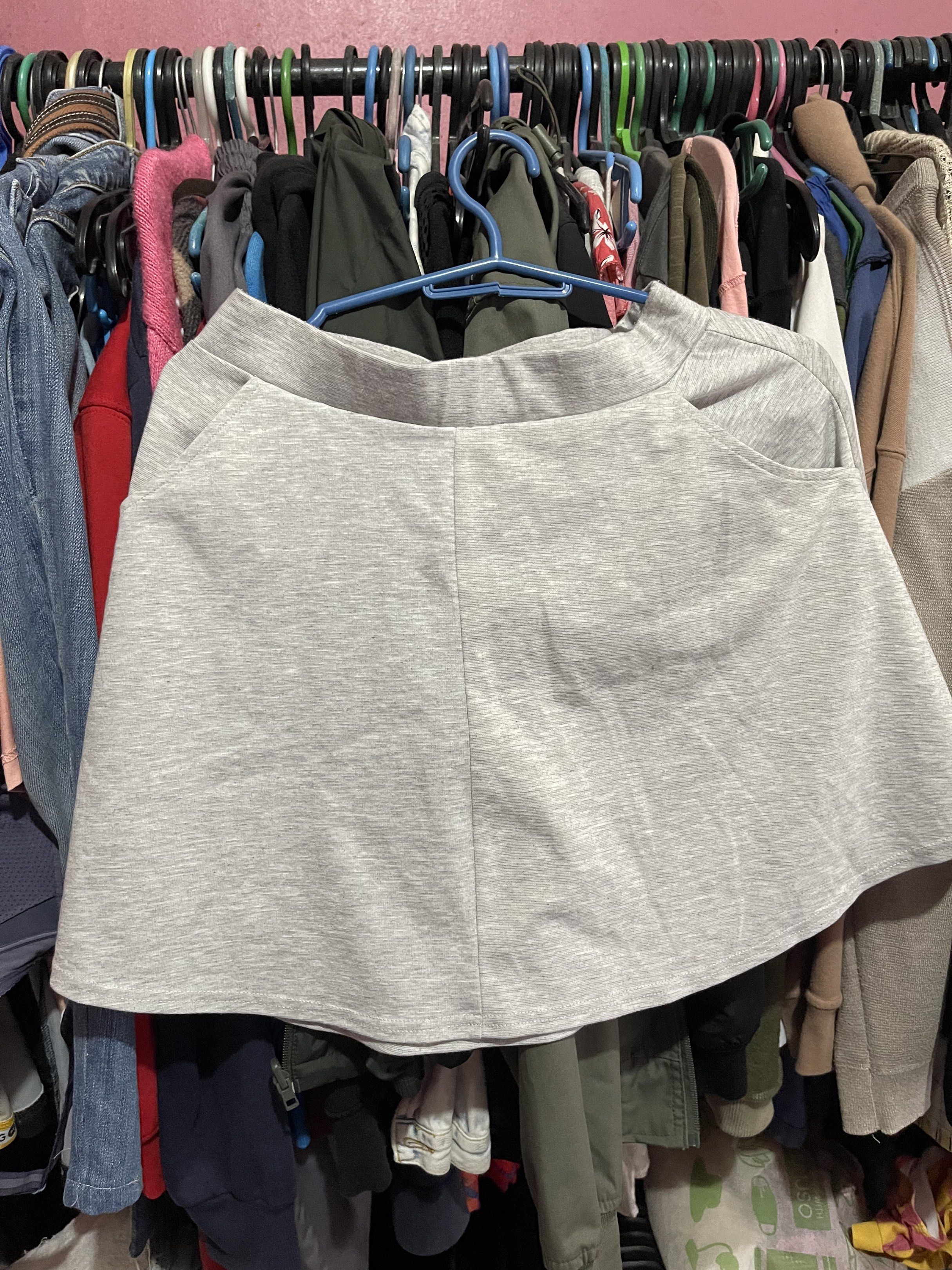 Cotton On Grey Skirt Size M (Category: Skirts) located in Quezon City. Submitted by rish40 (Listing ID 1442640597, Image 1). Description: - Grey skirt from Cotton On - Size: Medium (M) - Convenient front pockets - Made with comfortable material - Ideal for casual wear - Versatile and easy to pair with different tops.