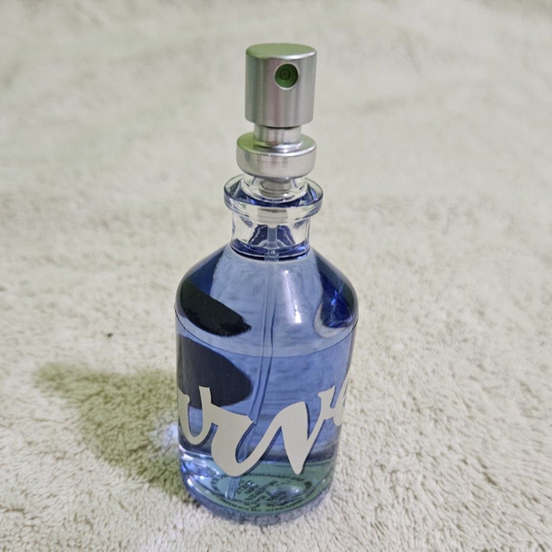 Curve Perfume by Liz Claiborne 50ml (Category: Fragrance & Deodorants) located in Malabon City. Submitted by nicolea_ (Listing ID 1442729427, Image 2). Description: Eau de toilette Opened and tested only • Curve is a sparkly, sheer, watery-fresh floral unforgettable scent versatile for day and night • Sparkling, feminine, surprising. Have it all with this irresistible scent, a perfume with an uncharted destiny that celebrates life’s possibilities
