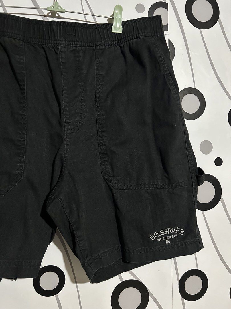 DC Shoes Mechanic Shorts (Category: Shorts) located in Cebu City. Submitted by patspickph (Listing ID 1442651961, Image 1). Description: These black DC Shoes Mechanic Shorts feature an elastic waist and embroidered logo detailing on the front and logo patch at the back. W34-36 pwd lagyan ng lace pwd din wala. Length 19.5 Good Condition.