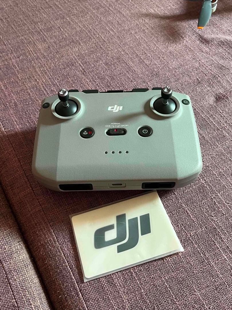 (Negotiable) DJI Mini 4K Drone (Category: Drones) located in Taguig. Submitted by aamori (Listing ID 1442569145, Image 2). Description: DJI MINI 4k Complete Accessories Original Price: 24,000 PHP Bought: May 2025 (bought specifically for our fam trip, 5 times lang nagamit) Battery Cycles: 3, 2, 1 (tatlong battery siya) RFS: Hindi na masyado nagagamit Feel free to dm if you have any questions.