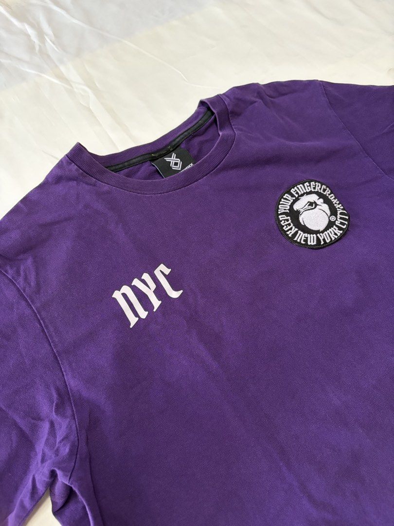 Fingercroxx NY T-shirt (Category: Tshirts & Polo Shirts ) located in Quezon City. Submitted by archivesbya (Listing ID 1442616343, Image 2). Description: Fingercroxx NY T-shirt Size: M Color rate: 10/10 Width: 19 inch Length: 26 inch Issue: None solid back print .