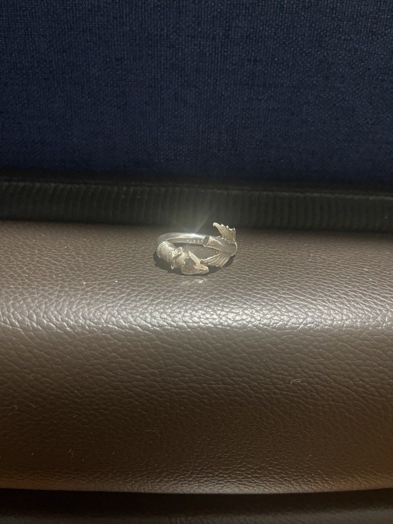 First Arrows Ring (Category: Jewelry) located in Singapore. Submitted by sneakfreaksg (Listing ID 1442667934, Image 2). Description: Lightly used, silver is still shiny Retails ~$350 Diameter: 17mm Not Goros.