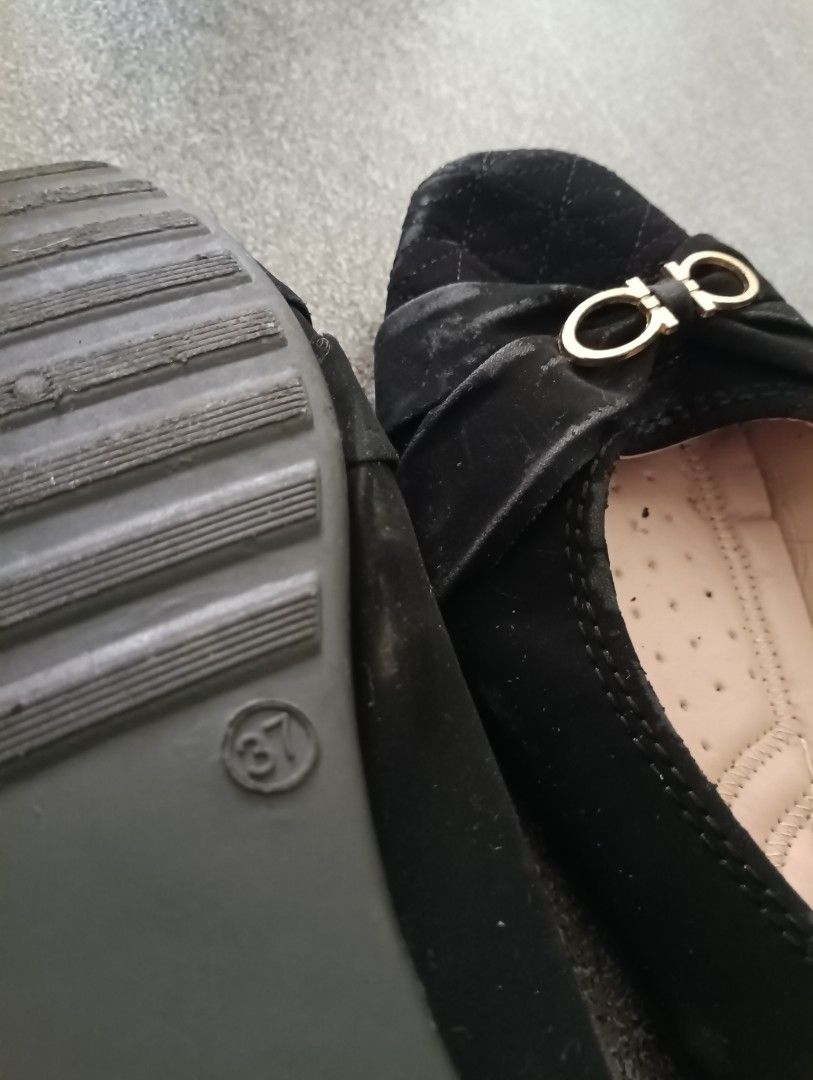 Flats for Women (Category: Flats & Sandals) located in Banga. Submitted by princess.declutter (Listing ID 1442588921, Image 3). Description: Size:43 Cash On Delivery via Enstack Ph.