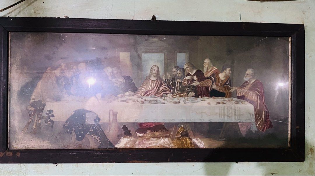 Framed "The Last Supper" Religious Painting (Category: Frames & Pictures) located in Malabon City. Submitted by sherwin02 (Listing ID 1442728725, Image 1). Description: - Framed print of Leonardo da Vinci's 'The Last Supper' - Features Jesus and his apostles - Dark wood frame - Ideal for home decor or a religious space -Almost 100 yrs of age.