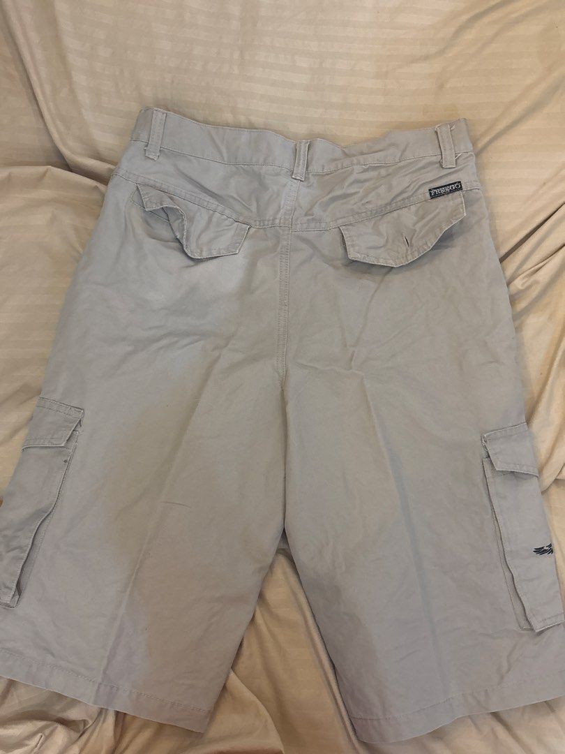 Freego Cargo Shorts XXL (Category: Shorts) located in Santa Rosa. Submitted by hanykokokoki (Listing ID 1442702176, Image 3). Description: - Light beige cargo shorts from Freego. - Multiple pockets, including convenient side zippered pockets. - Classic cargo style with button and zip fly closure. - Ideal for casual outings or outdoor adventures. - Reputable brand established in 1983..