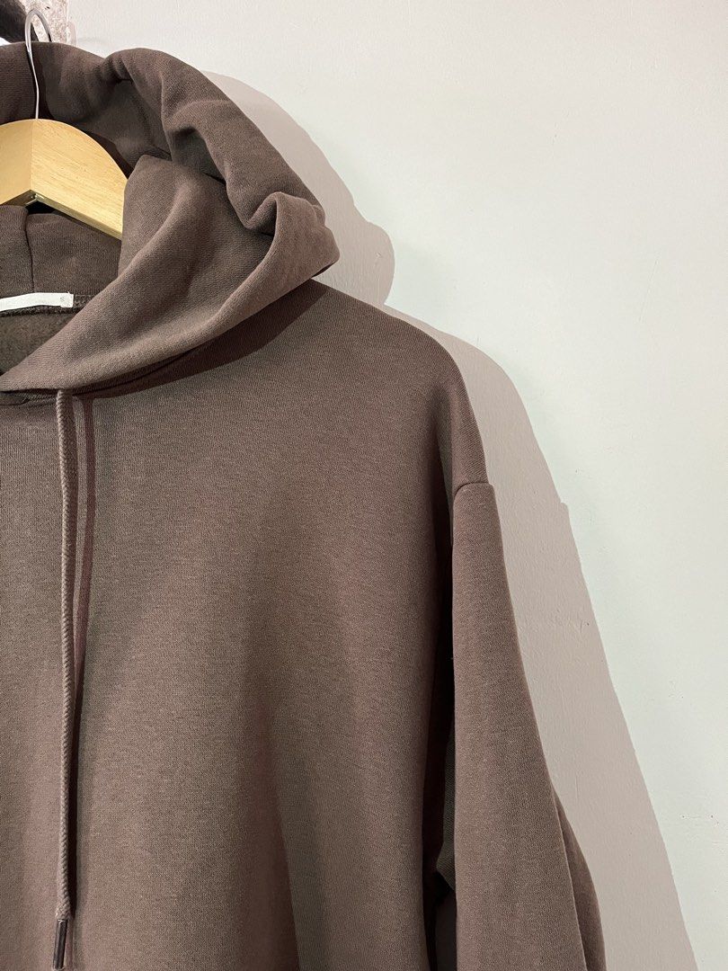 GU by Uniqlo Hoodie Jacket (Category: Coats, Jackets and Outerwear) located in Dasmarinas. Submitted by kai2728 (Listing ID 1442685567, Image 2). Description: GU by Uniqlo Plain Hooded Jacket Color: Brown (10/10) Small on tag 24.5” L x 22” W Sleeve: 21” Very good condition / no issue 699 + SF Shipping fee to be shouldered by the buyer Pick up, lalamove, or Jnt only Payment first.