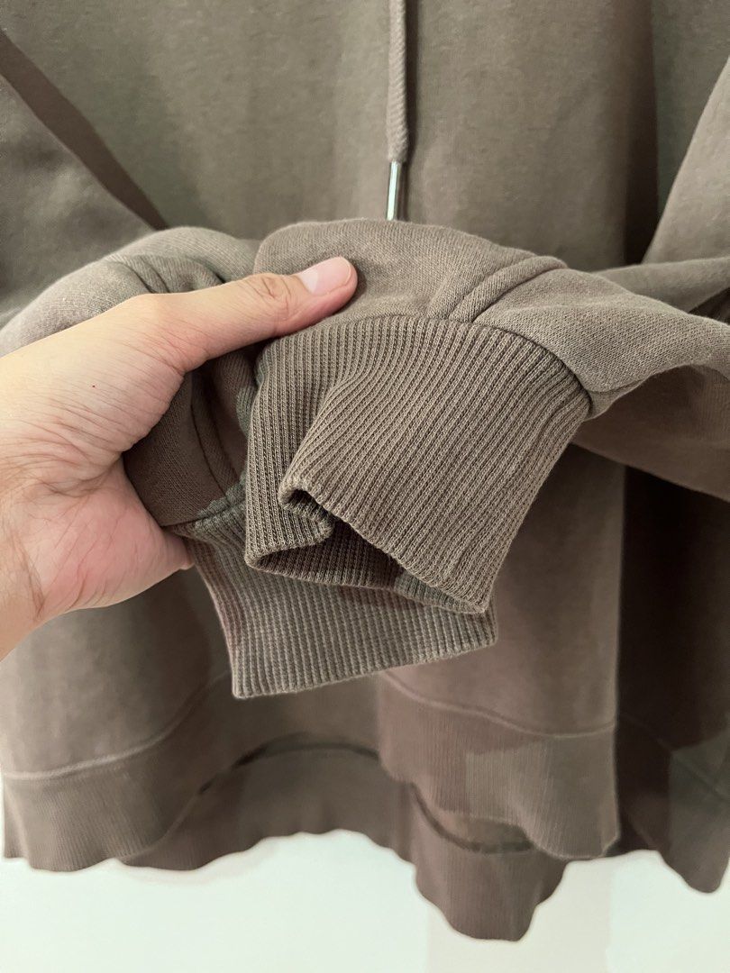 GU by Uniqlo Hoodie Jacket (Category: Coats, Jackets and Outerwear) located in Dasmarinas. Submitted by kai2728 (Listing ID 1442685567, Image 3). Description: GU by Uniqlo Plain Hooded Jacket Color: Brown (10/10) Small on tag 24.5” L x 22” W Sleeve: 21” Very good condition / no issue 699 + SF Shipping fee to be shouldered by the buyer Pick up, lalamove, or Jnt only Payment first.