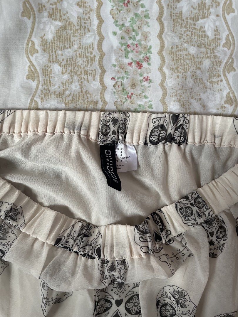 h&m skull beach trailing skirt (Category: Skirts) located in Lipa City. Submitted by sincerelyauri (Listing ID 1442648360, Image 3). Description: ⟢ ukay & preloved ⟢ manage your expectations ⟢ no flaws ask for ww or measurements!! mop: gcash or bank tf loc: lipa city.