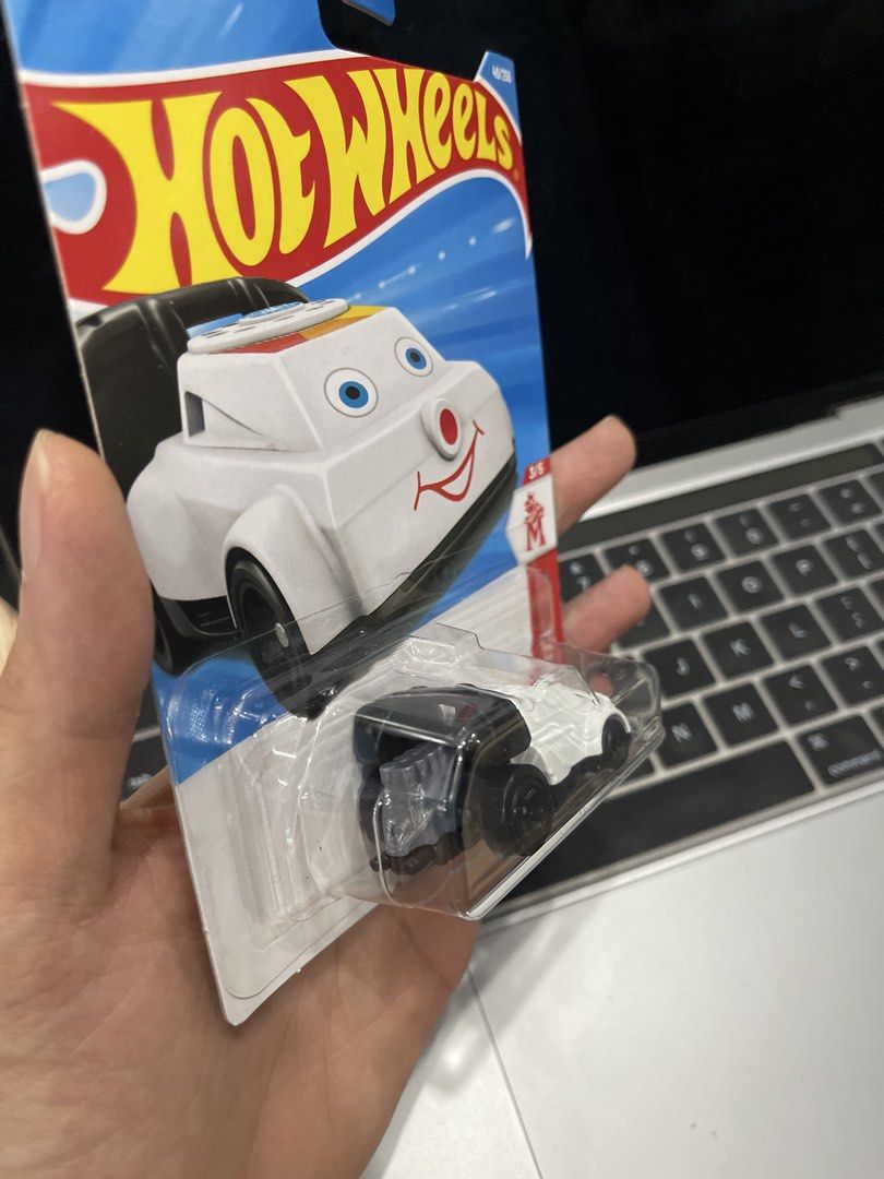 Hot Wheels Quick Chat 2026 3/5 White & Black version (Category: Vehicle & Diecast Models) located in Quezon City. Submitted by ccgem (Listing ID 1442655095, Image 3). Description: - Hot Wheels Quick Chat 2026 Back and White version - 3rd out of 5 in the series Brand new and card in pristine condition.