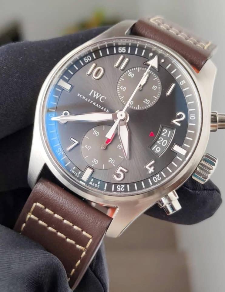 IWC PILOT’S WATCH SPITFIRE CHRONOGRAPH ✈️ (Category: Men's Watches) located in Manila. Submitted by kristinepenafiel (Listing ID 1442637394, Image 3). Description: IWC PILOT’S WATCH SPITFIRE CHRONOGRAPH ✈️ ₱248,000 ✔ Automatic Movement ✔ Rhodium Dial ✔ 43mm Case ✔ Reference: IW377709 ✔ Complete set ✔ Condition: 9.5/10 A legendary pilot’s chronograph that blends aviation heritage with everyday versatility. 📩 Message for inquiries..