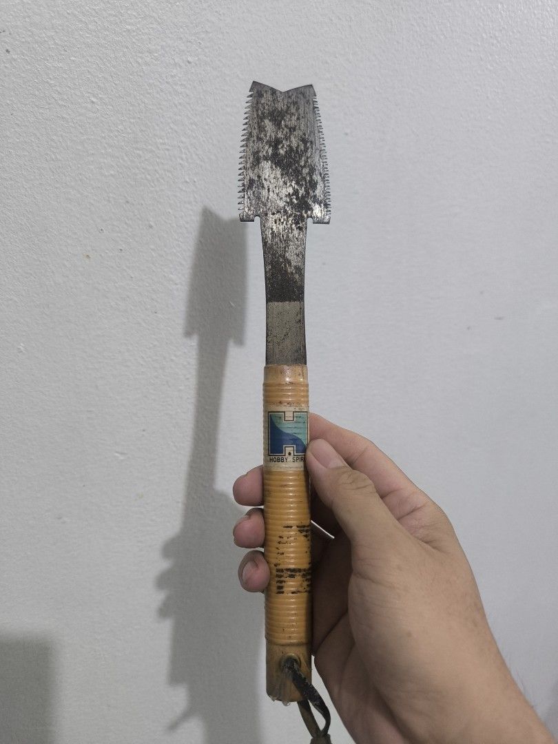 Japanese Garden Hand Saw Tool (Category: Home Improvement Tools & Accessories) located in Angeles City. Submitted by yellowbrickstore (Listing ID 1442689364, Image 2). Description: - Vintage gardening hand saw - Serrated edge for cutting - Wooden handle with wrapped grip - Still functional for various gardening tasks - Unique item for collectors or practical gardeners shipping via jnt express Saturday sked only Friday cut off pick up AC lnw Pampa