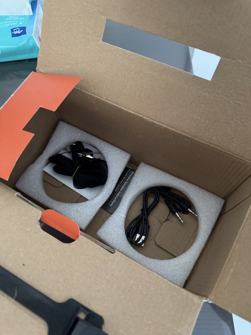 JBL portable speaker set476599686278696966
