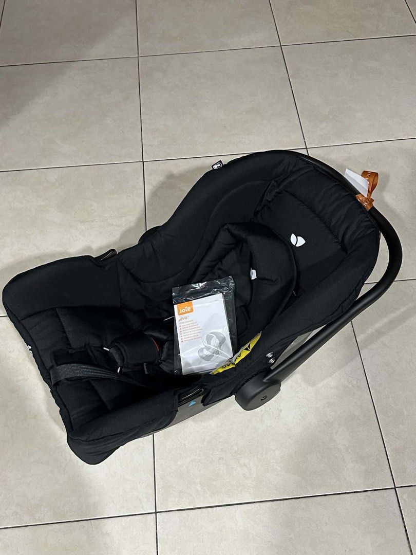 Joie Stroller with Car seat (Category: Other Babies Going Out Needs) located in Manila. Submitted by alycheng.sidra (Listing ID 1442640679, Image 3). Description: Joie Muze LX Stroller and Joie Juva car seat.