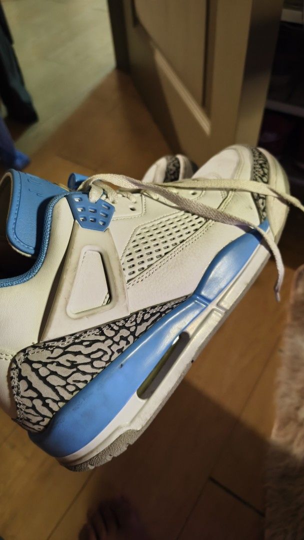 Jordan Spizike Low UNC University Blue (Category: Sneakers) located in Pasig City. Submitted by roiswar (Listing ID 1442680248, Image 1). Description: Jordan Spizike Low University Blue Bought from Jordan Manila, with original shoebox Occasionally used; just needs a good cleaning RFS: Half-size too small; need funds Negotiable; buyer shoulders SF.