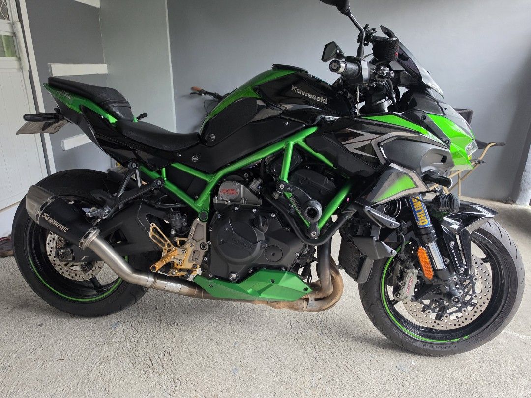 Kawasaki ZH2 (Category: Motorbikes for Sale) located in Manila. Submitted by ausjay (Listing ID 1442601480, Image 1). Description: Sale/Swap Bigbikes or Cars Kawasaki ZH2 2022 year model 29k+ Odo/Mileage Only Complete Original Documents 2 orig keys Accessories/Upgrades worth 300k -Akrapovic exhaust -Ohlins Steering Damper -Brembo Brakes CorsaCorta RCS19 -Remap/Tune by motorad performance -Sato Racing Rearset -Sato Racing Chain cover -Pirelli Tire