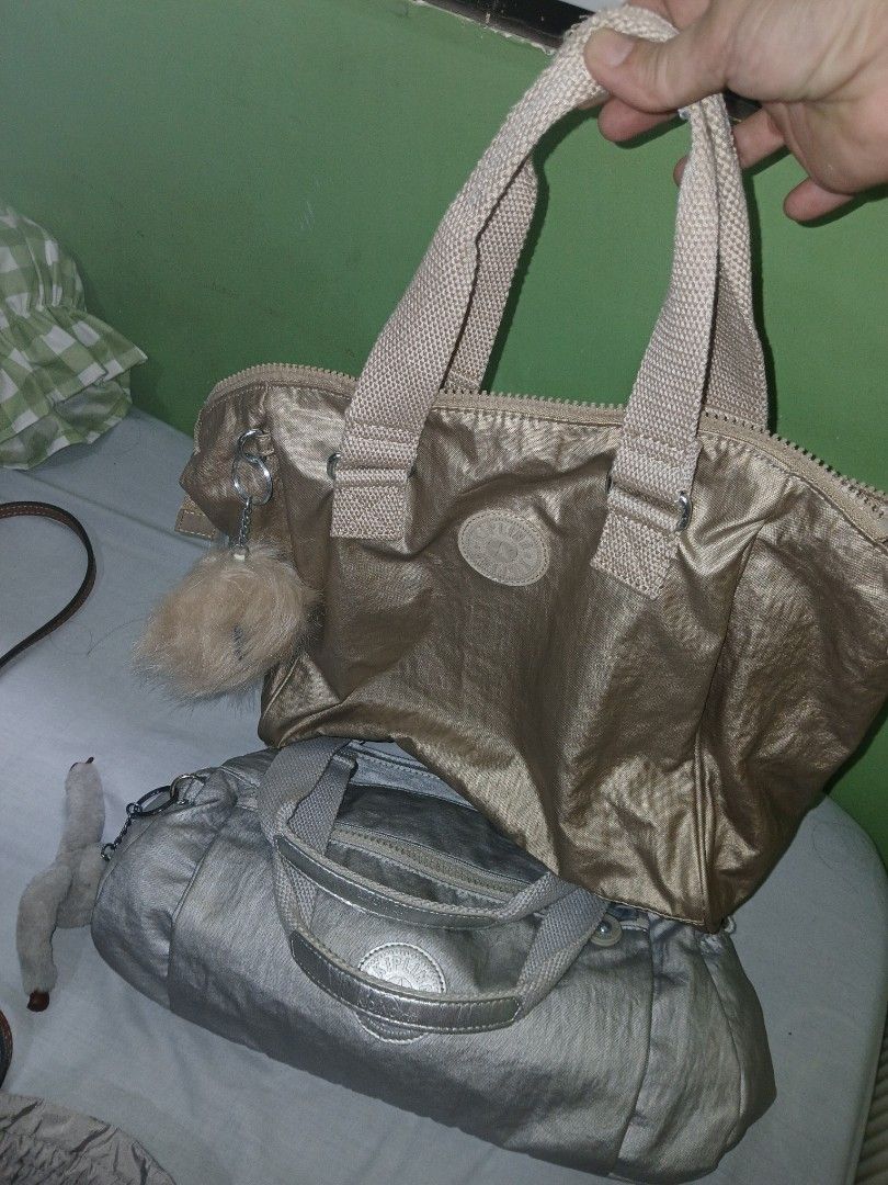 Kipling bundle (Category: Shoulder Bags) located in Cabanatuan. Submitted by duday_me (Listing ID 1442590432, Image 2). Description: bundle kipling brown looksnew.