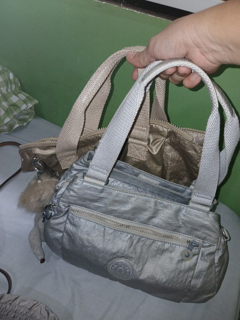 Kipling bundle (Category: Shoulder Bags) located in Cabanatuan. Submitted by duday_me (Listing ID 1442590432, Image 1). Description: bundle kipling brown looksnew.