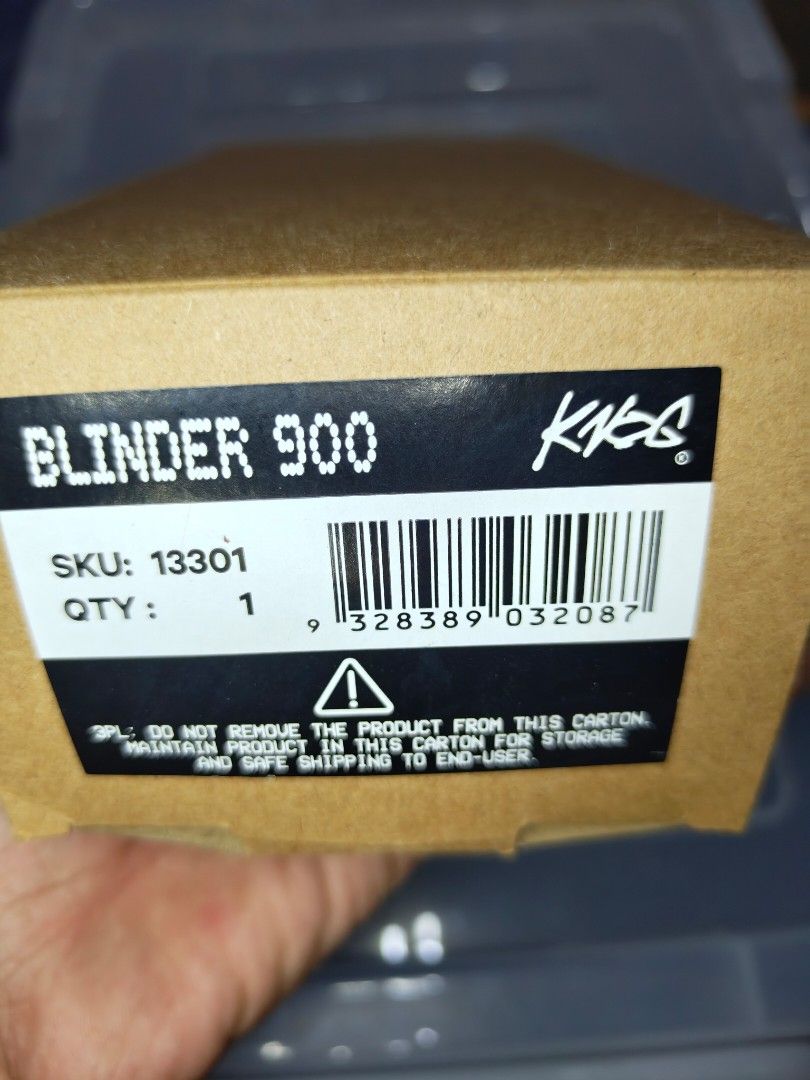 Knog blinder 900 bicycle front light (Category: Bicycles) located in Manila. Submitted by yddob (Listing ID 1442550955, Image 2). Description: purchased July 2025 used for 3-4hrs a night 10x a month estimated battery cycle at 60 inlcudes handlebar rubber strap mount fits most handlebars.