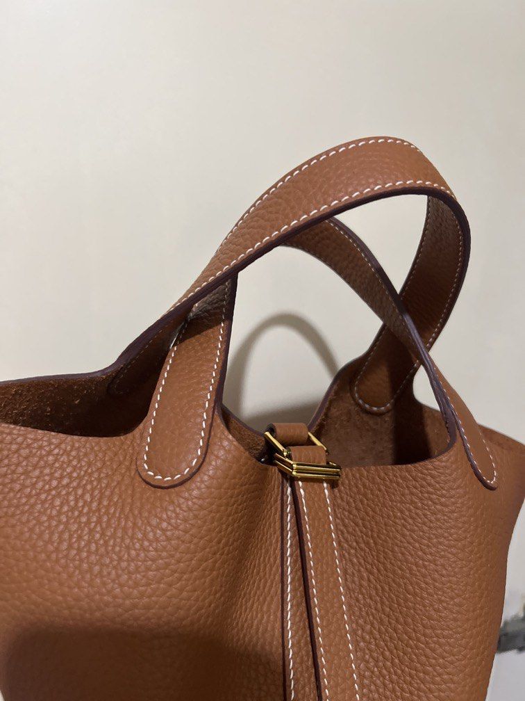 Leather bag picotin 18 womans bag (Category: Purses & Pouches) located in Pasig City. Submitted by igitigit (Listing ID 1442660958, Image 3). Description: .
