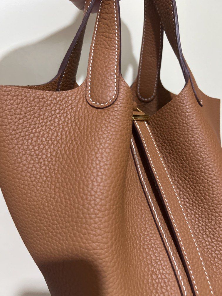 Leather bag picotin 18 womans bag (Category: Purses & Pouches) located in Pasig City. Submitted by igitigit (Listing ID 1442660958, Image 2). Description: .