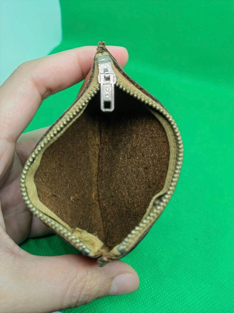 Leather Coin Purse (Category: Wallets & Card holders) located in Cebu City. Submitted by dudes_villanueva (Listing ID 1442645188, Image 3). Description: Leather Coin Purse Brand: Sporty Casual GAMES.