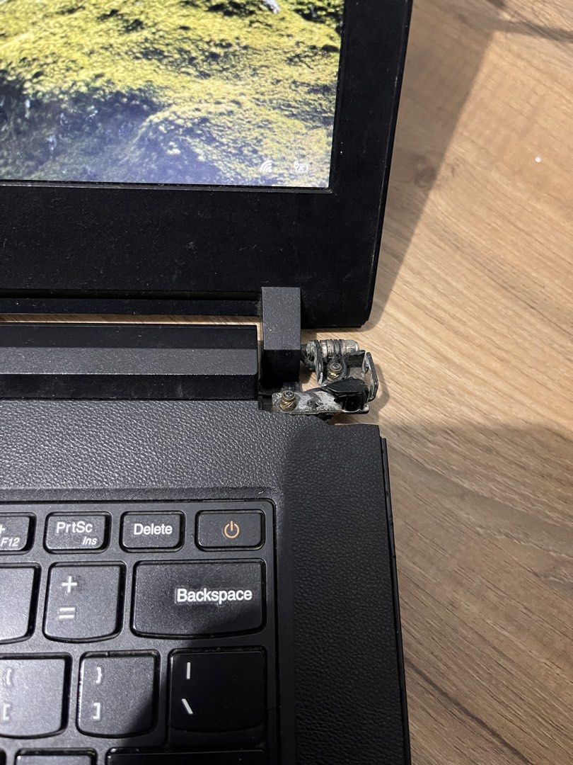 Lenovo Ideapad 110-14ISM (Category: Laptops & Notebooks) located in Muntinlupa City. Submitted by hirowiii (Listing ID 1442613816, Image 3). Description: Well used laptop with battery and hinges defects. Upgraded to 240SSD with 12gb RAM Very responsive.