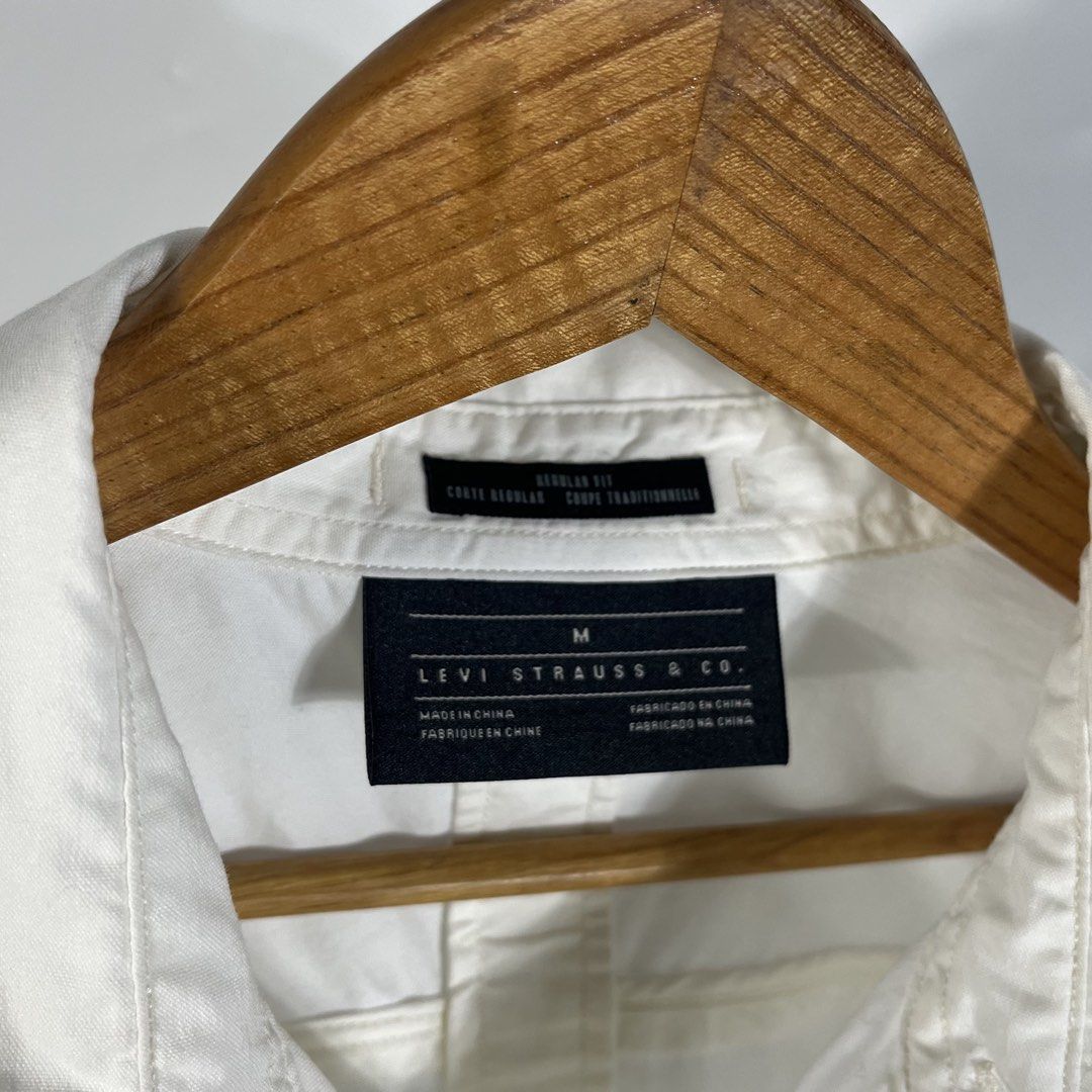 LEVIS Longsleeve Shirt (Category: Formal Shirts) located in Bulacan. Submitted by vanitylab (Listing ID 1442631916, Image 3). Description: Dimensions: 21 W x 30 L Color: Cream.