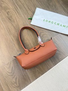 (Category: ) located in . Submitted by sellora_fashion (Listing ID 1442712158, Image 1). Description: .