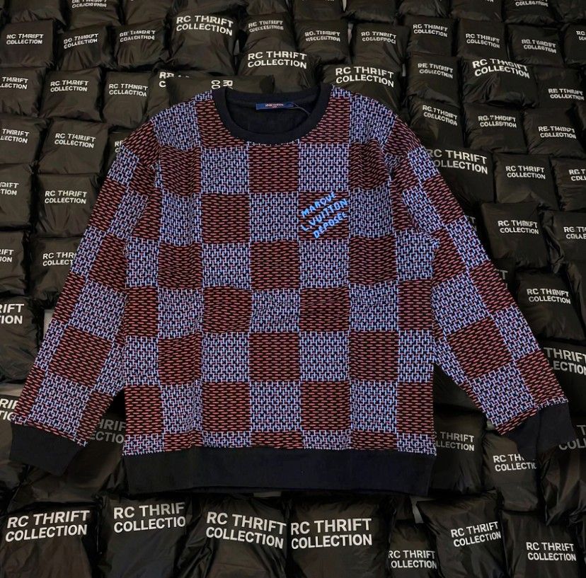 LOUIS VUITTON DAMIER SWEATER (Category: Luxury Apparel) located in Rizal. Submitted by rcthriftcollection (Listing ID 1442689407, Image 1). Description: LOUIS VUITTON DAMIER SWEATER Width 22 Length 28.5 Best fit Large Excellent to Asnew DM to purchase 📥📥📥 Location: MONTALBAN, RODRIGUEZ, RIZAL .