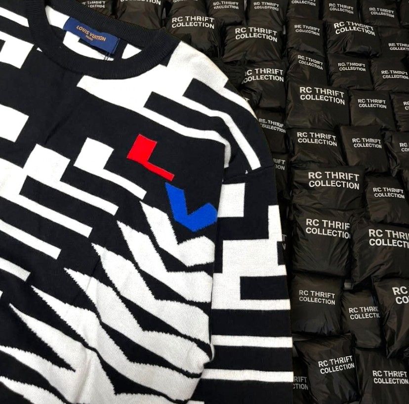LOUIS VUITTON MONOGRAM KNIT SWEATER BLACK WHITE (Category: Luxury Apparel) located in Rizal. Submitted by rcthriftcollection (Listing ID 1442699496, Image 2). Description: LOUIS VUITTON MONOGRAM KNIT SWEATER BLACK WHITE Width 23 Length 28 Best fit Large Excellent to Asnew DM to purchase 📥📥📥 Location: MONTALBAN, RODRIGUEZ, RIZAL .