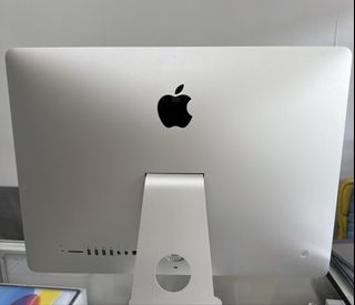 MacBook485834977738106880