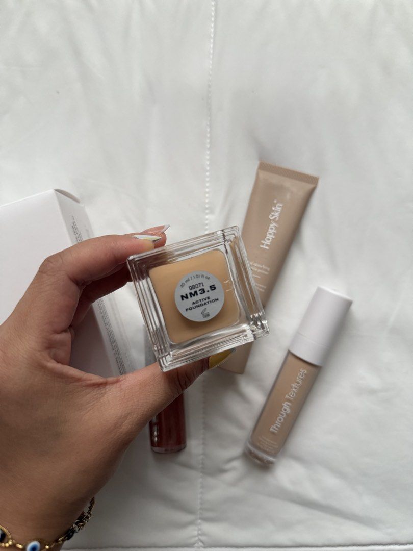 Makeup bundle (Category: Makeup) located in Cabuyao City. Submitted by sweethriftph (Listing ID 1442599342, Image 3). Description: These are still like new (i have a LOT of makeup na) •ISSY foundation shade NM3.5 (Medium Tan Neutral) - bought the wrong shade • Happy skin primer • ISSY hydragloss shade Off-duty • Naturale concealer shade “ABEL”.