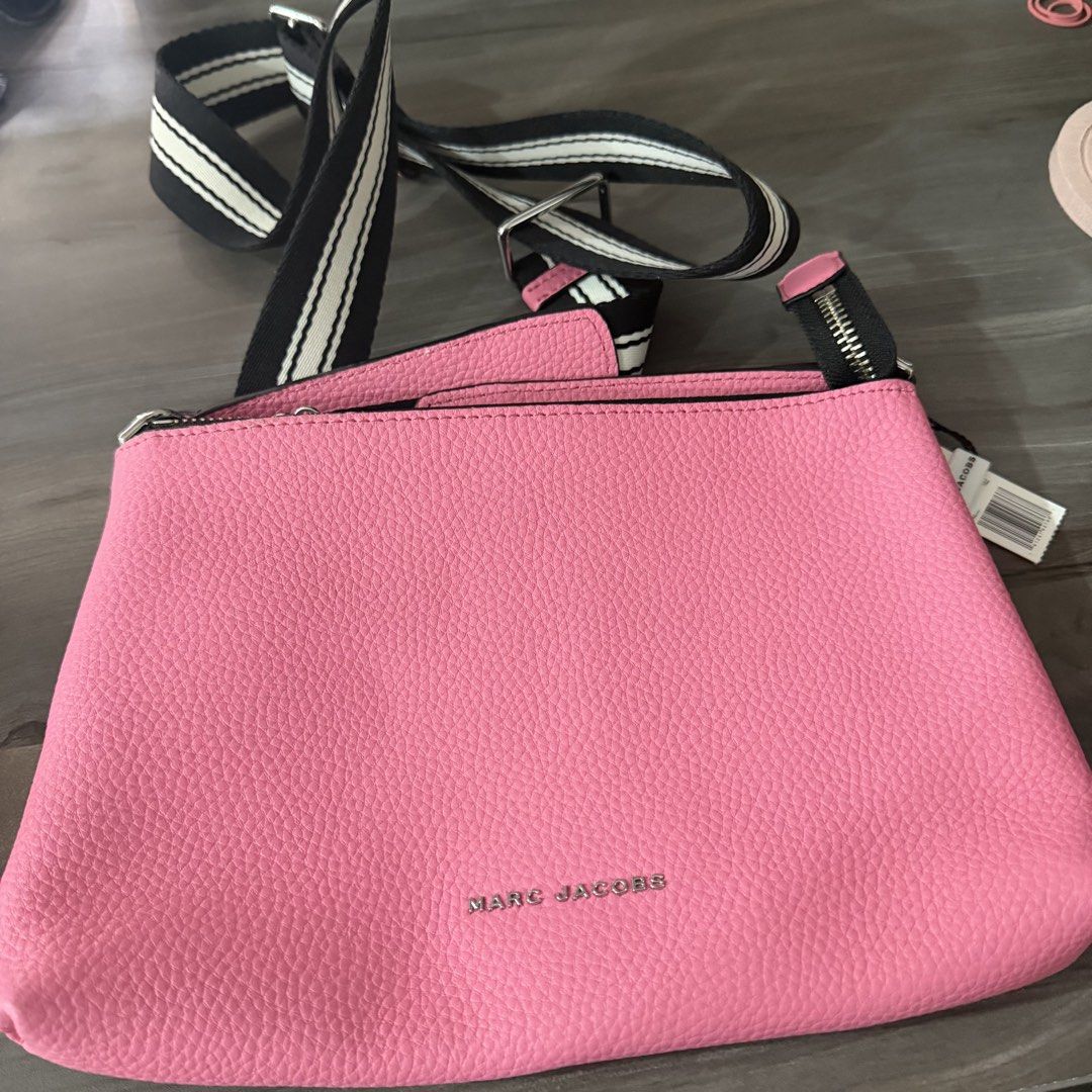 marc jacobs crossbody bag (Category: Cross-body Bags) located in Quezon City. Submitted by andreasclothes (Listing ID 1442600220, Image 1). Description: Brand new. Negotiable Guaranteed auth Rfs decluttering.