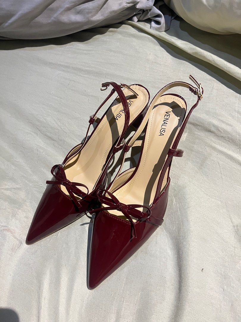 Maroon 2-3 inch heels size 41/25.5cm (Category: Heels) located in Manila. Submitted by thriftcycle.mnl (Listing ID 1442652633, Image 1). Description: Size 41 Office heels Comfortable.