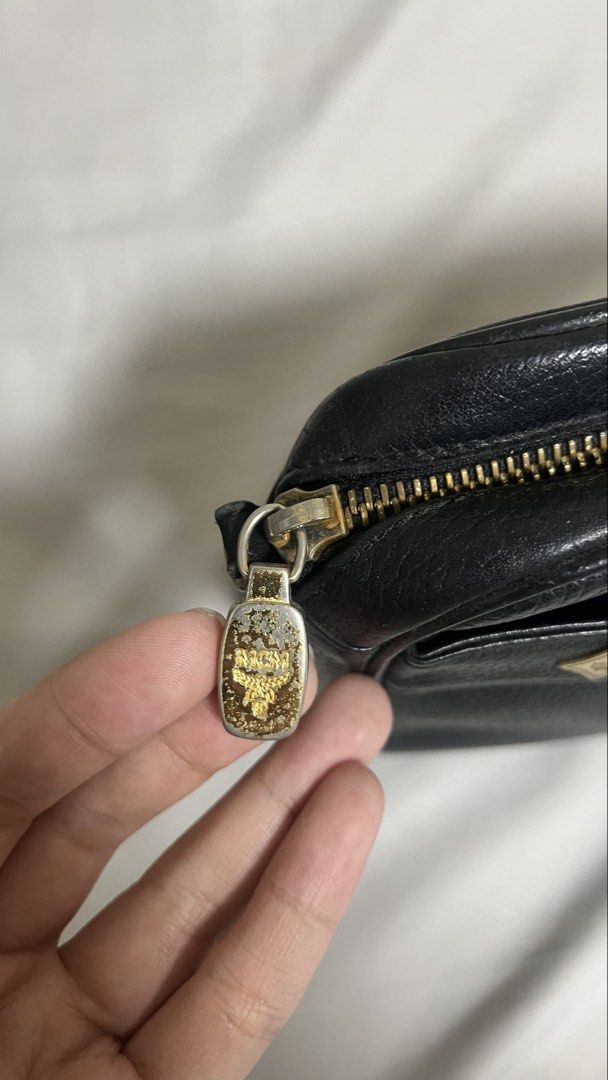MCM Black Leather Crossbody Bag (Category: Luxury Bags & Wallets) located in Cavite. Submitted by bubfinds (Listing ID 1442687781, Image 3). Description: Missing chain strap but can buy replacement in orange app :) Condition: 5/10 (see photos) Quality: 10/10 (especially the leather 💯) .