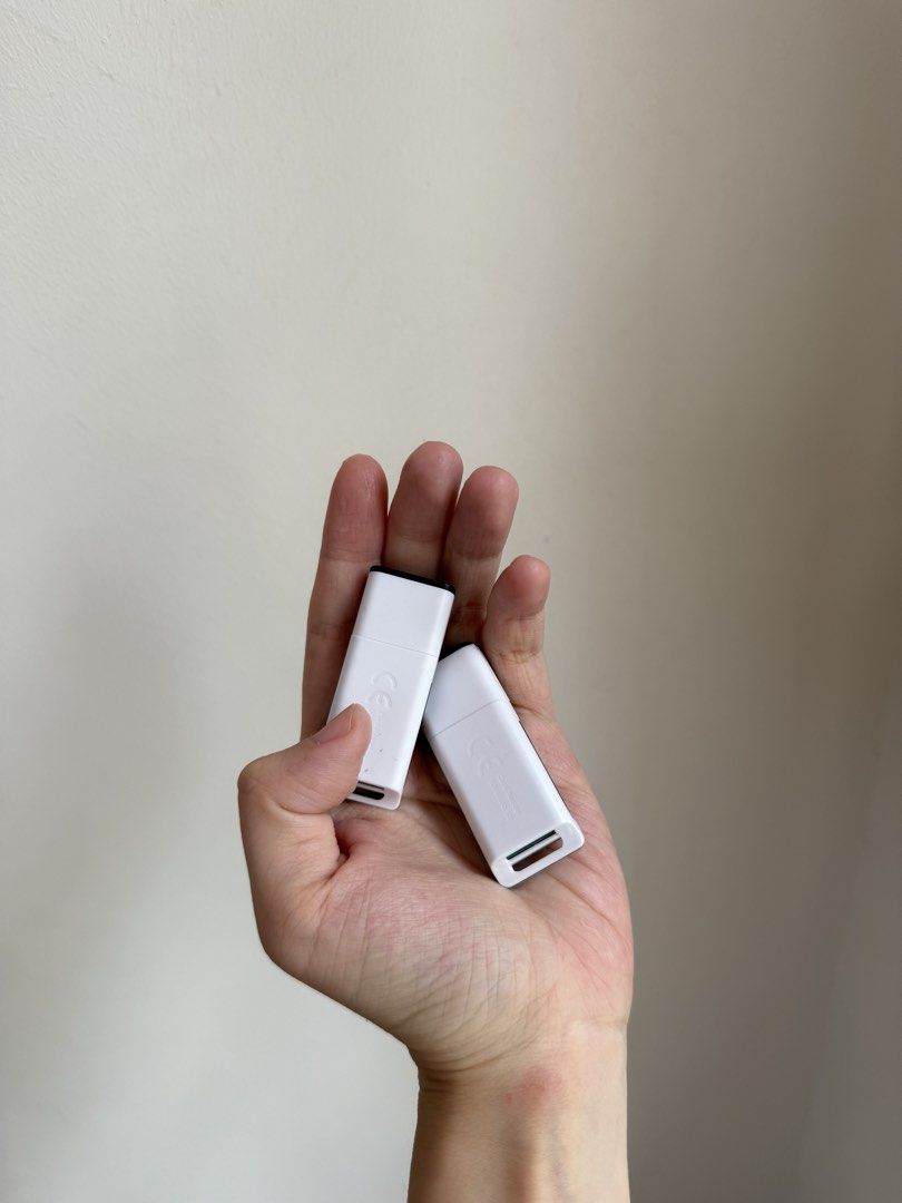 Micro SD card reader (Category: Hard Disks & Thumbdrives) located in Kuala Lumpur. Submitted by megurikl (Listing ID 1442582784, Image 2). Description: 1 for 20 2 for 35.