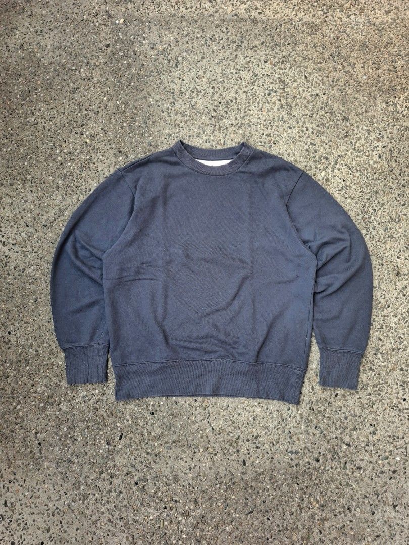 Muji Crewneck Sweatshirt Size M (Category: Coats, Jackets and Outerwear) located in Marikina City. Submitted by 2nd_chancedrips (Listing ID 1442643656, Image 1). Description: - Muji Grey Crewneck Sweatshirt - Size: Medium (M) -dimes 21 x 24 - Long sleeves with ribbed cuffs - Ribbed hem - Comfortable and casual design - Ideal for layering or wearing solo - Pairs easily with jeans or shorts - A versatile wardrobe staple - no issue.