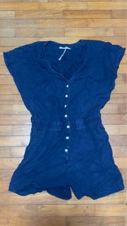 (Category: ) located in . Submitted by toofullcloset (Listing ID 1442586835, Image 1). Description: .