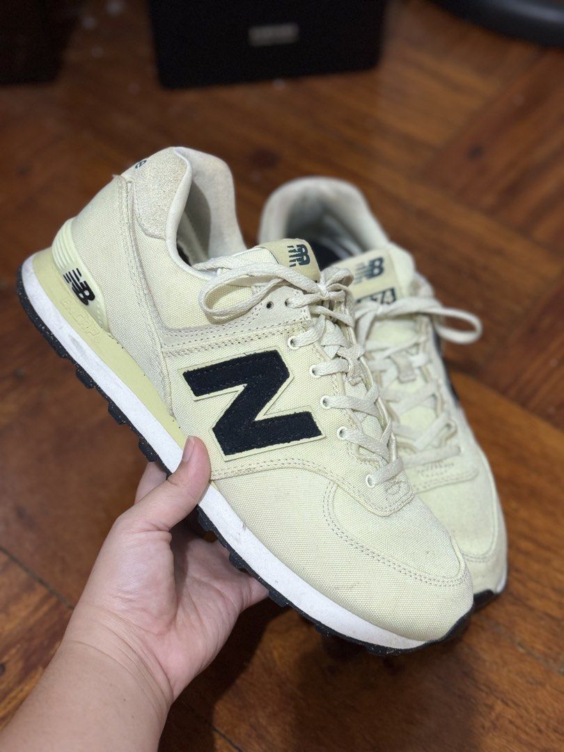New Balance 574 Lime/Yellow Black (Category: Sneakers) located in Muntinlupa City. Submitted by slaybabee (Listing ID 1442594104, Image 1). Description: Size - US M 10 / US W 11.5 No box Rfs - Declutter .