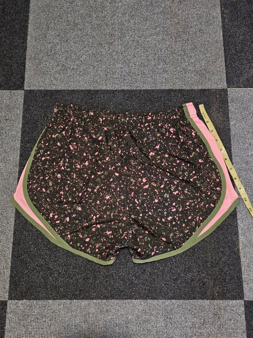 Nike Dri-fit Tempo Printed Running Shorts (Category: Shorts) located in Mandaluyong City. Submitted by heartallthingspretty (Listing ID 1442616619, Image 3). Description: Nike Dri-fit Tempo Printed Running Shorts Unused. Will pass as brand new Small , fits Small - Medium with inner intact logo / prints Kindly check photos, pwede yan i-zoom 🔍 Location: Mandaluyong City Courier: J&T / Lalamove / Grab Payment: Gcash only.